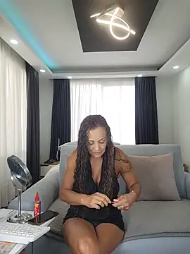 evasweett   online show from June 20, 2026, 3:39 pm