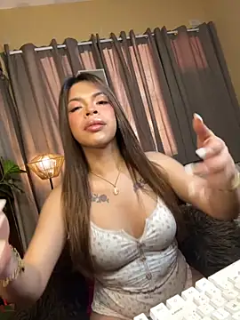 Snapshot of Nyxie_luxx chatting on March 22, 2026, 4:16 am Nyxie luxx online show from March 22, 2026, 4:16 am