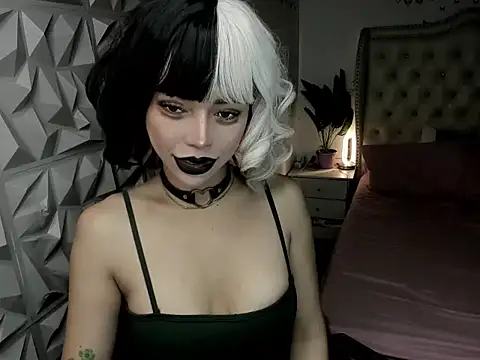 Snapshot of janecomander chatting on June 3, 2026, 5:52 am janecomander online show from June 3, 2026, 5:52 am