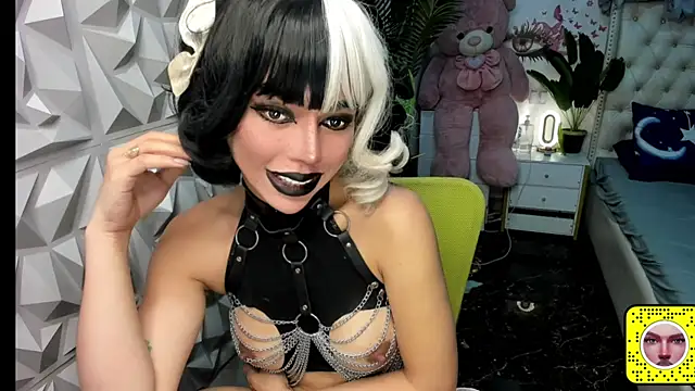 Snapshot of janecomander chatting on November 8, 2025, 6:33 pm janecomander online show from November 8, 2025, 6:33 pm