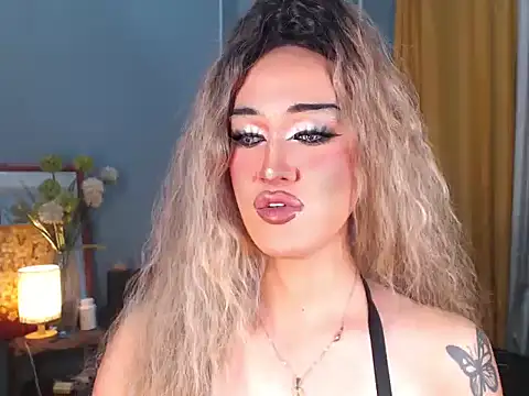 Snapshot of AleinaCroft chatting on October 31, 2025, 1:41 pm AleinaCroft online show from October 31, 2025, 1:41 pm