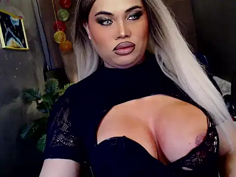 Snapshot of KitSmithCumerr chatting on November 19, 2025, 9:42 am KitSmithCumerr online show from November 19, 2025, 9:42 am