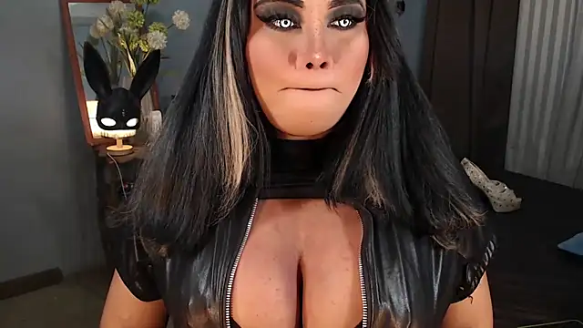 Snapshot of KitSmithCumerr chatting on October 14, 2025, 2:28 pm KitSmithCumerr online show from October 14, 2025, 2:28 pm