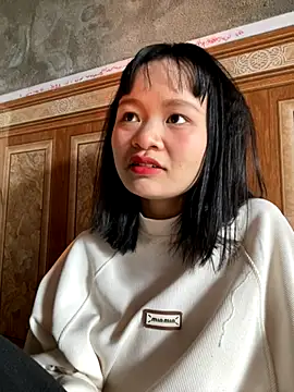 Daisy018 online show from November 6, 2025, 1:42 am