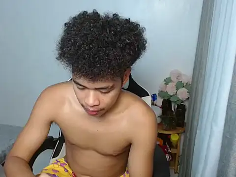 Snapshot of curlyasian_njxx chatting on April 7, 2026, 8:27 am curlyasian njxx online show from April 7, 2026, 8:27 am