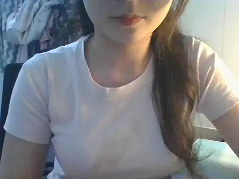 Snapshot of Linzly chatting on October 20, 2025, 4:40 pm Linzly online show from October 20, 2025, 4:40 pm