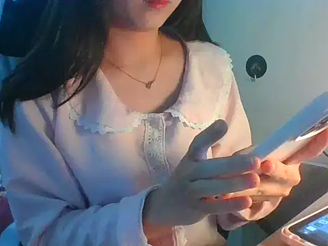 Snapshot of Linzly chatting on November 21, 2025, 5:01 pm Linzly online show from November 21, 2025, 5:01 pm