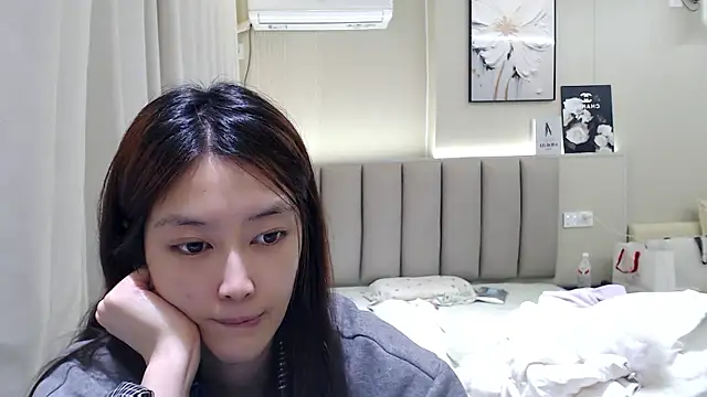 Mimi-cnbaby online show from October 28, 2025, 1:32 pm