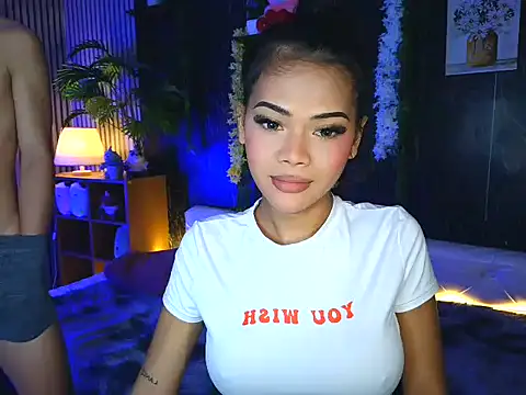 ur holly lexie online show from October 10, 2025, 4:57 am