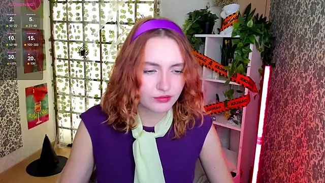 Elis Cherry online show from November 1, 2025, 1:56 am