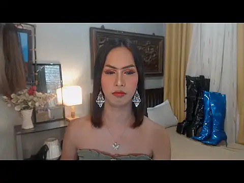 Snapshot of Nathalieheartt chatting on November 25, 2025, 3:51 am Nathalieheartt online show from November 25, 2025, 3:51 am