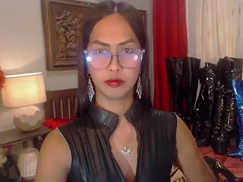 Nathalieheartt online show from August 5, 2026, 1:54 am