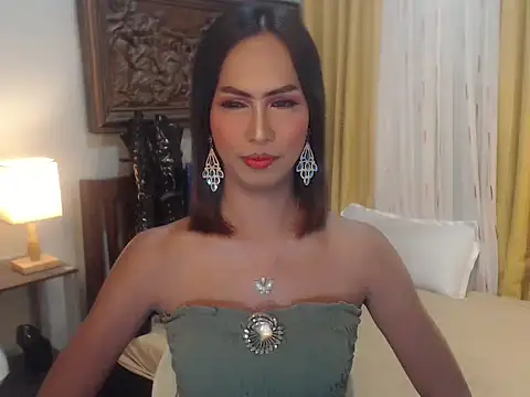 Snapshot of Nathalieheartt chatting on October 25, 2025, 2:11 am Nathalieheartt online show from October 25, 2025, 2:11 am