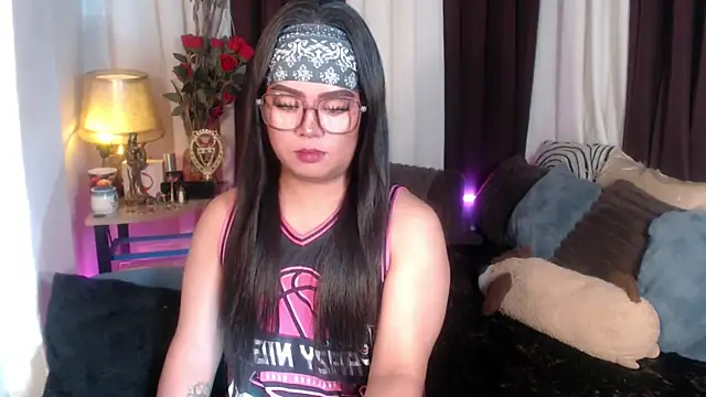 Snapshot of YourSweet-mich chatting on April 14, 2026, 6:07 am YourSweet-mich online show from April 14, 2026, 6:07 am
