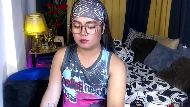 Snapshot of YourSweet-mich chatting on April 5, 2026, 2:46 pm YourSweet-mich online show from April 5, 2026, 2:46 pm