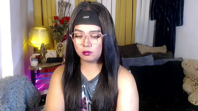 Snapshot of YourSweet-mich chatting on May 10, 2026, 8:33 pm YourSweet-mich online show from May 10, 2026, 8:33 pm