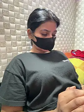 Hot Jaanvi  online show from May 4, 2026, 6:17 am