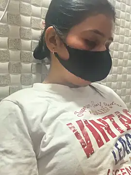 Hot Jaanvi  online show from April 23, 2026, 5:25 am