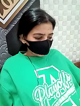 Hot Jaanvi  online show from November 12, 2025, 4:33 pm