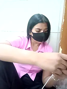 Hot Jaanvi  online show from October 27, 2025, 6:09 pm