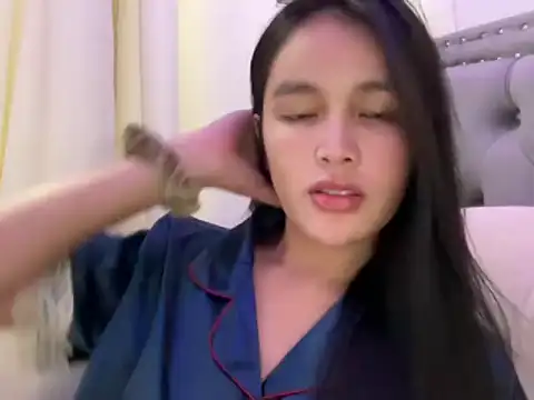 Snapshot of itsBldreina chatting on November 22, 2025, 7:24 pm itsBldreina online show from November 22, 2025, 7:24 pm