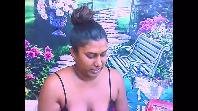 IndianChocolatepie4u online show from October 25, 2025, 4:18 pm