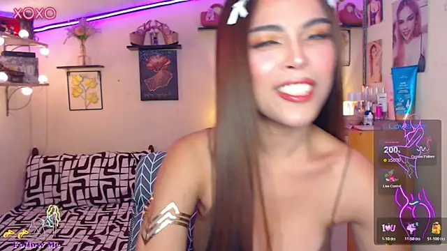 Snapshot of izabella_moore chatting on March 11, 2026, 4:06 am izabella moore online show from March 11, 2026, 4:06 am