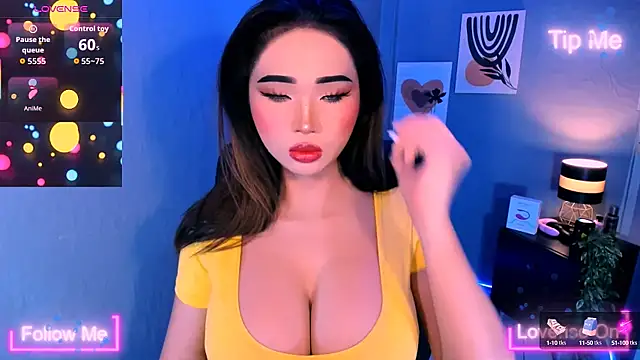 Snapshot of TriciaCumLoader chatting on October 17, 2025, 12:14 am TriciaCumLoader online show from October 17, 2025, 12:14 am