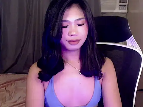 Snapshot of KathRouge chatting on July 3, 2026, 10:33 am KathRouge online show from July 3, 2026, 10:33 am