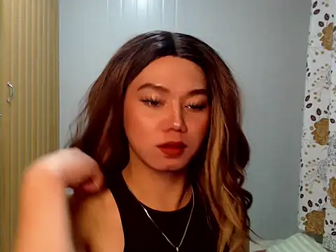 KathRouge online show from February 4, 2026, 12:44 pm