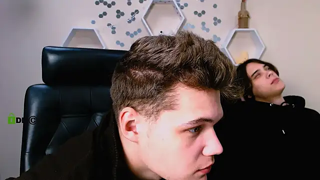 Snapshot of lucas_long_ chatting on October 12, 2025, 8:37 am lucas long online show from October 12, 2025, 8:37 am