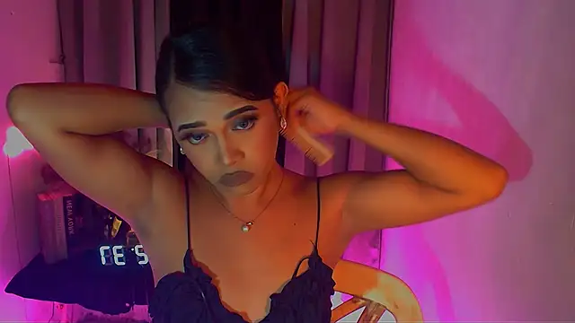 Lorainnelustts online show from January 17, 2026, 3:43 am