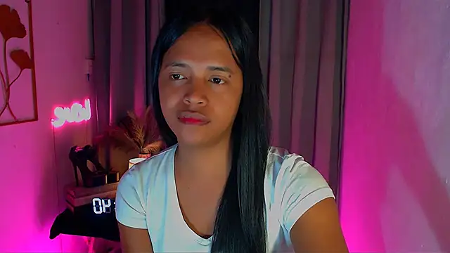 Snapshot of Lorainnelustts chatting on February 7, 2026, 5:15 am Lorainnelustts online show from February 7, 2026, 5:15 am