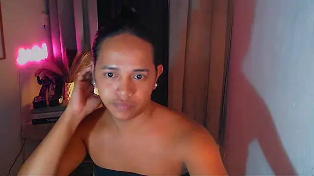 Snapshot of Lorainnelustts chatting on December 15, 2025, 7:25 am Lorainnelustts online show from December 15, 2025, 7:25 am