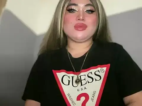 Snapshot of Naughtyrosecum chatting on November 15, 2025, 6:23 pm Naughtyrosecum online show from November 15, 2025, 6:23 pm