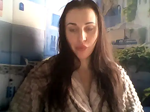 Qinini online show from December 2, 2025, 11:45 am