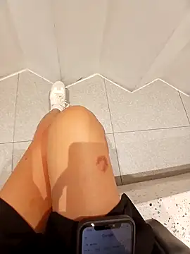 Snapshot of Ori-Lynk chatting on October 27, 2025, 5:52 am Ori-Lynk online show from October 27, 2025, 5:52 am