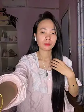 Snapshot of Dau-Tayy chatting on October 12, 2025, 10:38 am Dau-Tayy online show from October 12, 2025, 10:38 am