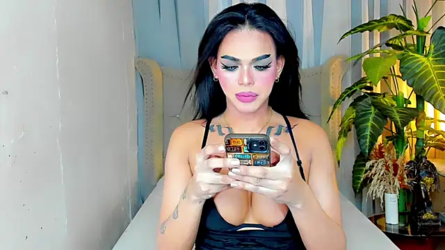 MochaliciousTransOnTop online show from February 11, 2026, 3:28 am