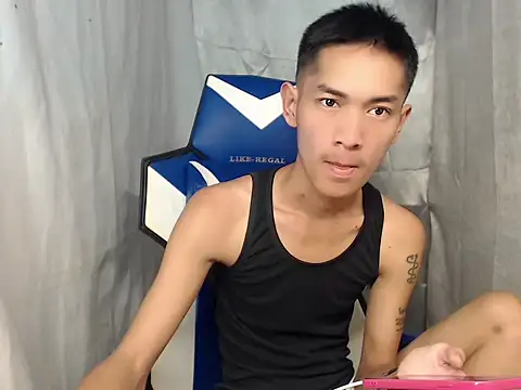 Snapshot of riks_tyler chatting on April 8, 2026, 7:37 pm riks tyler online show from April 8, 2026, 7:37 pm