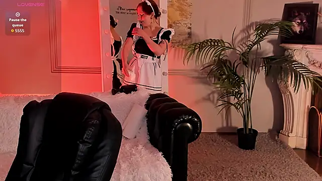 Violet Griffen online show from December 3, 2025, 3:44 pm