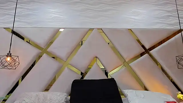 FernandaRousse online show from October 9, 2025, 5:35 pm