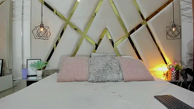 FernandaRousse online show from October 23, 2025, 6:17 pm