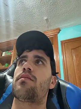 Snapshot of aavrdvh33 chatting on February 22, 2026, 10:33 pm aavrdvh33 online show from February 22, 2026, 10:33 pm