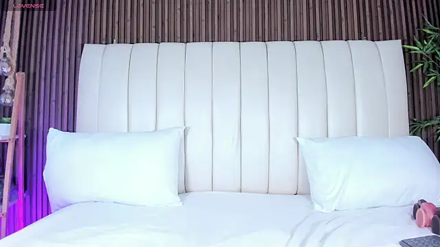 SandraMilerr online show from November 15, 2025, 4:16 am