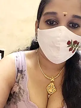 amelia-rani online show from December 17, 2025, 6:35 pm