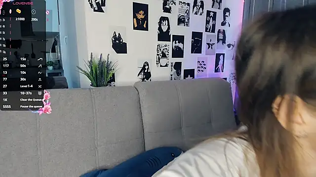 Snapshot of lovelyalivia chatting on October 26, 2025, 9:10 am lovelyalivia online show from October 26, 2025, 9:10 am