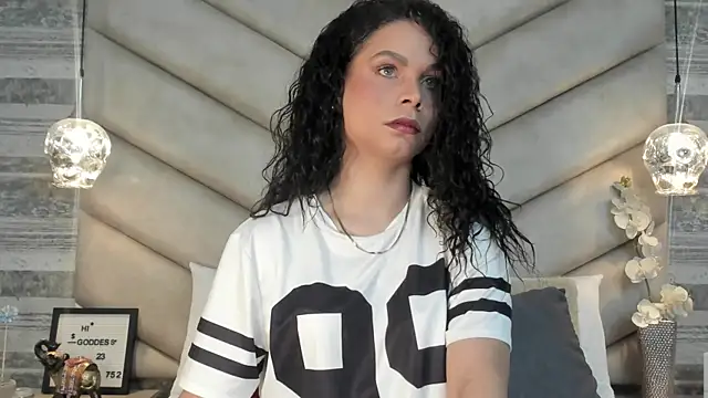 AgathaMendoza online show from October 1, 2025, 2:43 pm