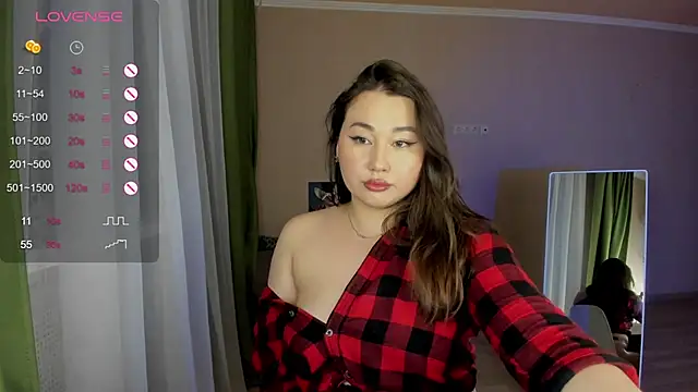 emilia mur online show from April 18, 2026, 5:37 pm
