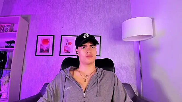 BenitoSaenz online show from November 3, 2025, 12:09 pm